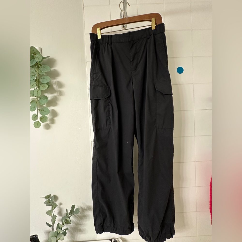 UNIQLO Black Cargo Wide-Leg Pants with Elastic Hem